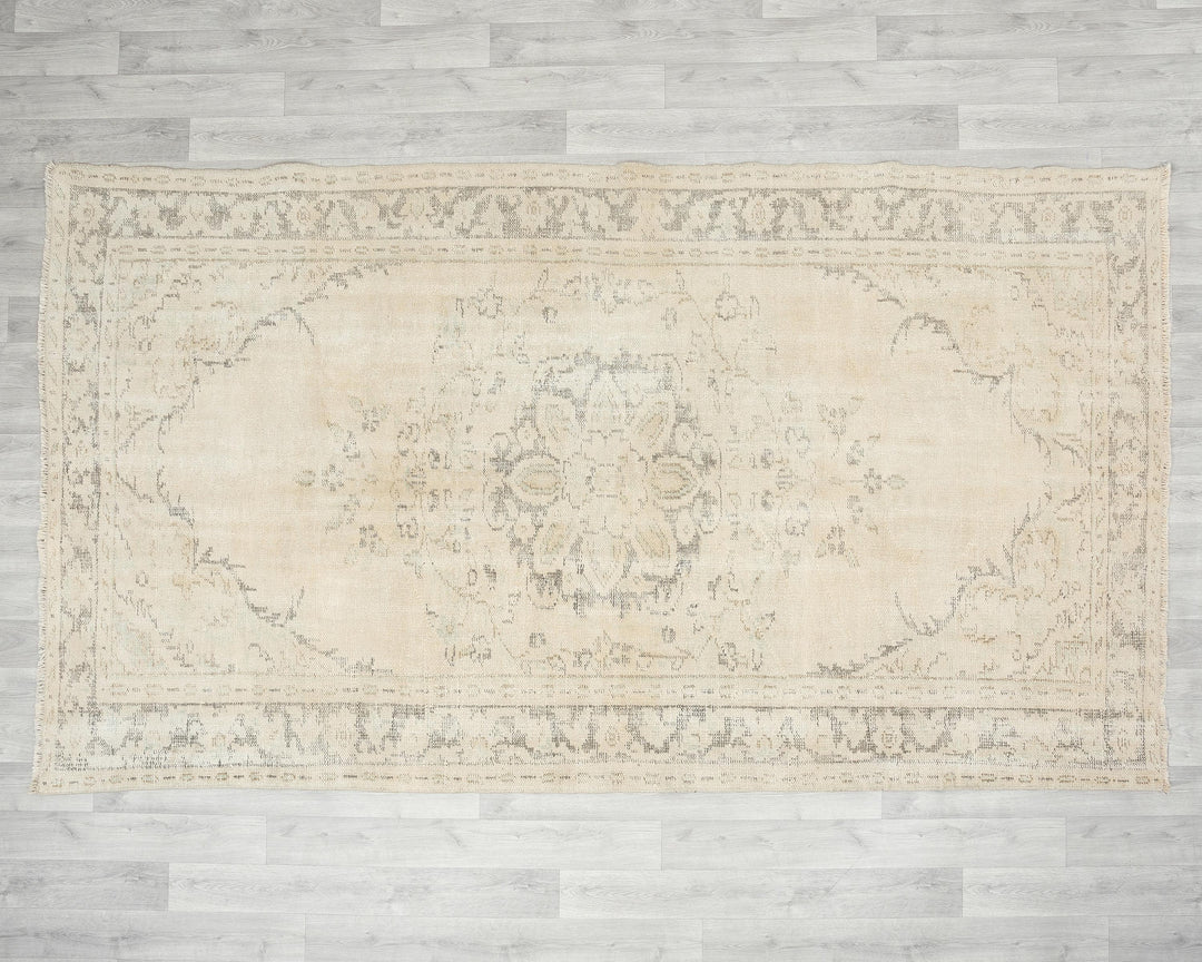 Beige Oushak Rug 5' 5" x 9' 4" | No. VR73733