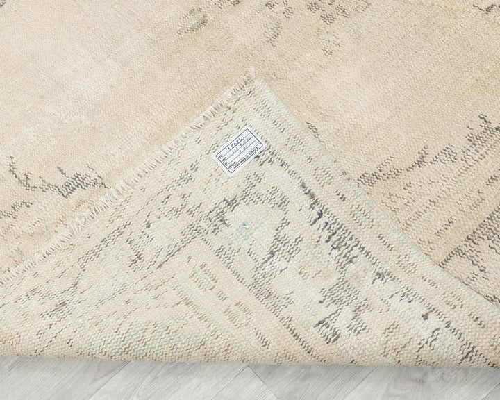 Beige Oushak Rug 5' 5" x 9' 4" | No. VR73733