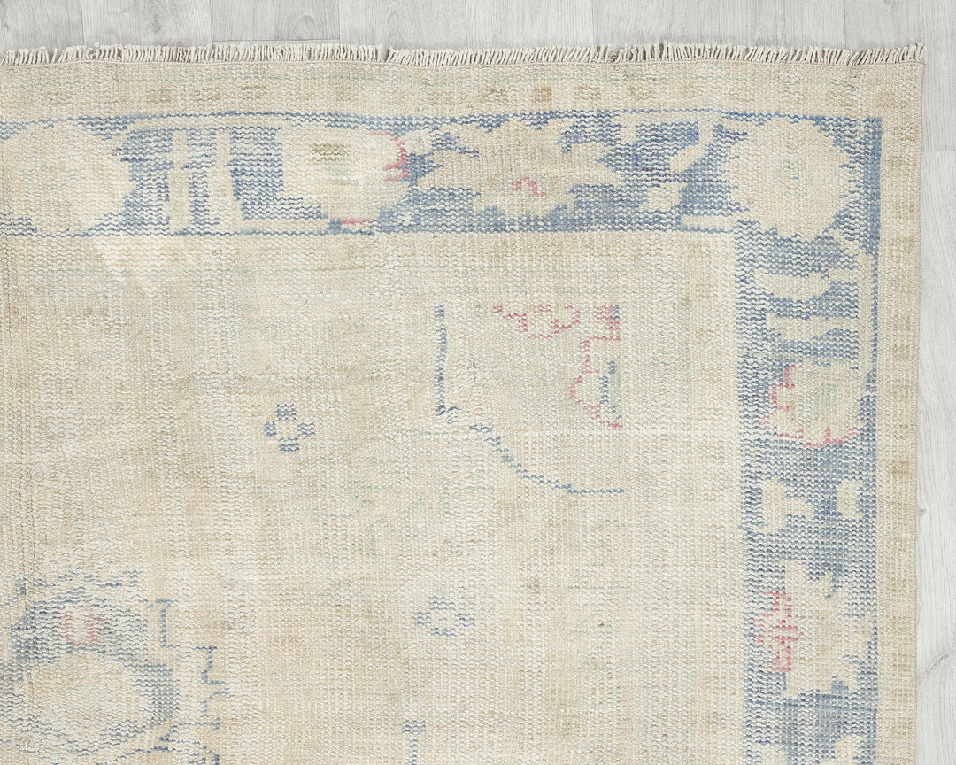 Beige Oushak Rug 5' 7" x 8' 11" | No. VR40172