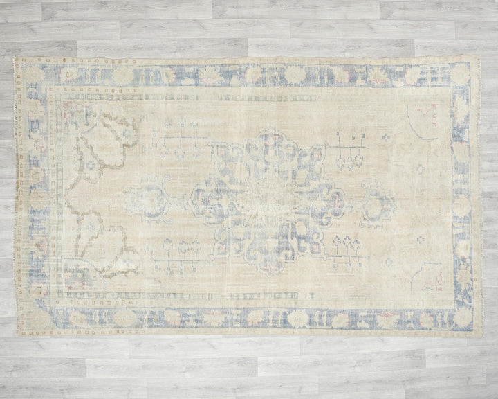 Beige Oushak Rug 5' 7" x 8' 11" | No. VR40172