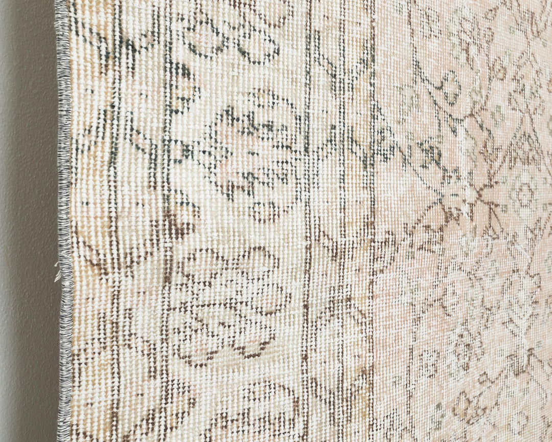 Beige Oushak Rug 6' 6" x 9' 10" | No. VR36503