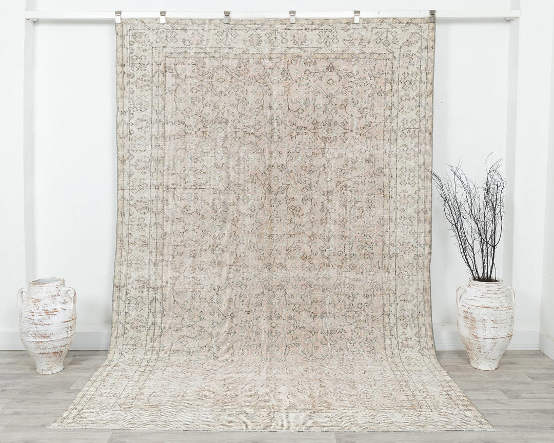 Beige Oushak Rug 6' 6" x 9' 10" | No. VR36503