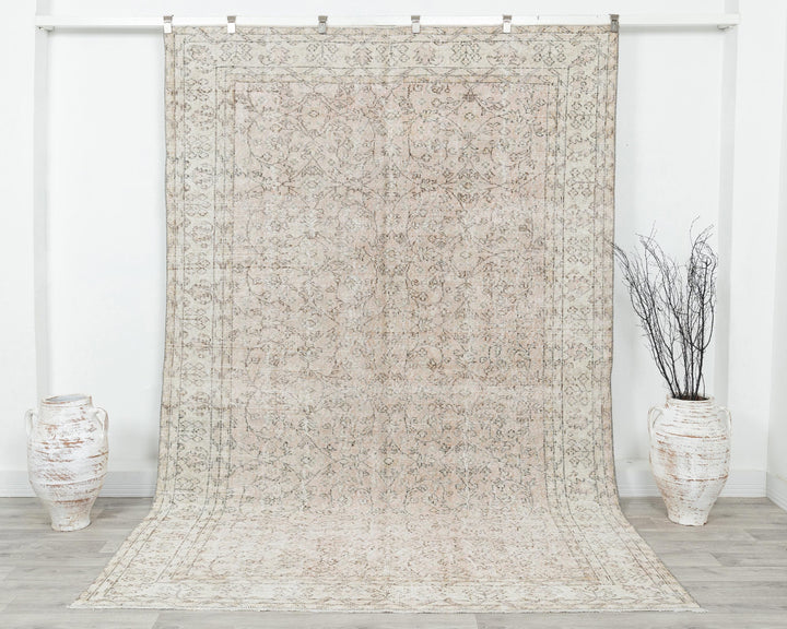 Beige Oushak Rug 6' 6" x 9' 10" | No. VR36503