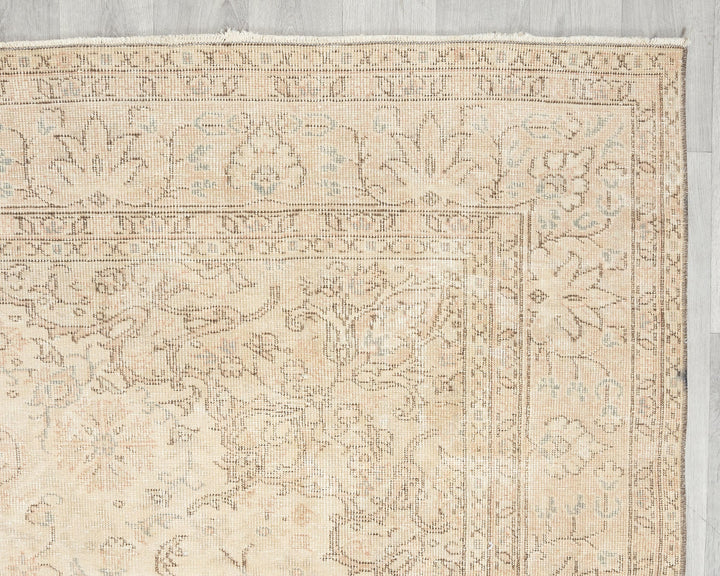 Beige Oushak Rug 6' 6" x 9' 5" | No. VR88256
