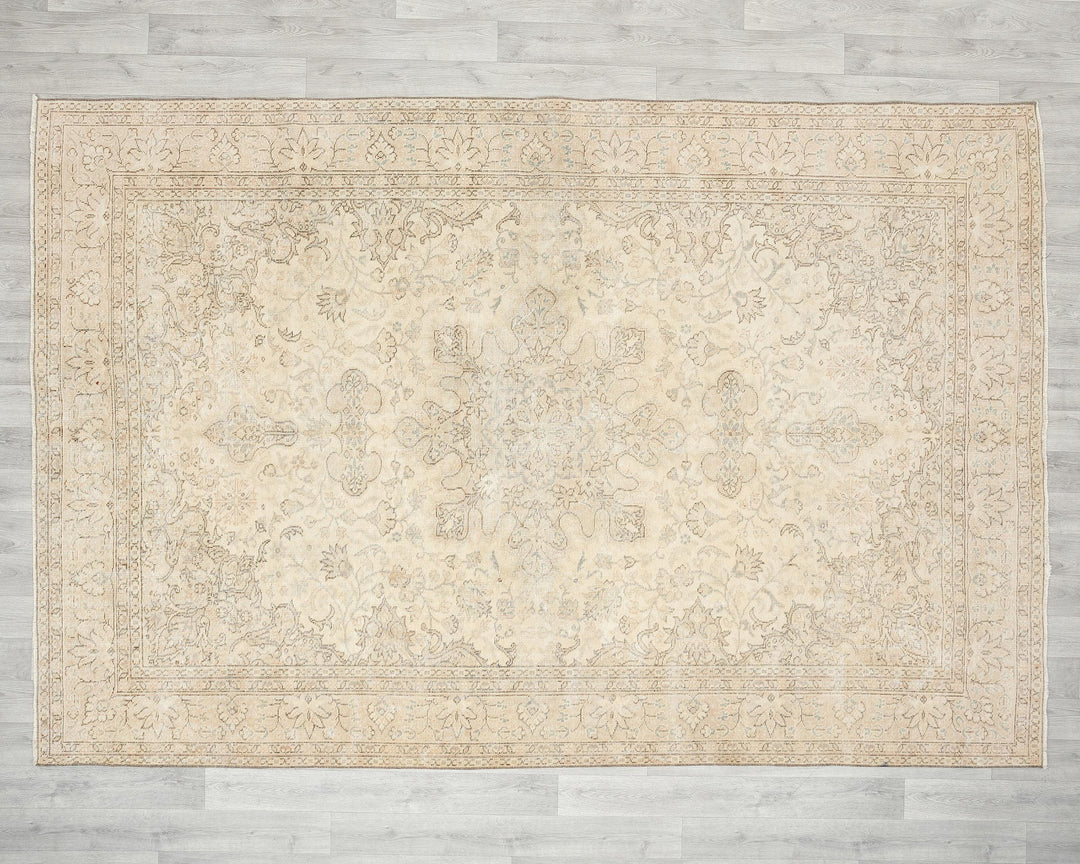 Beige Oushak Rug 6' 6" x 9' 5" | No. VR88256