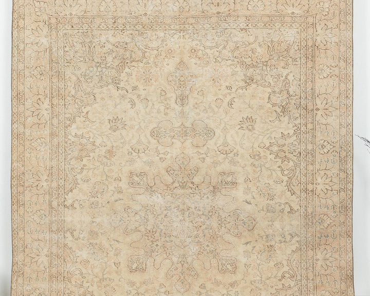 Beige Oushak Rug 6' 6" x 9' 5" | No. VR88256