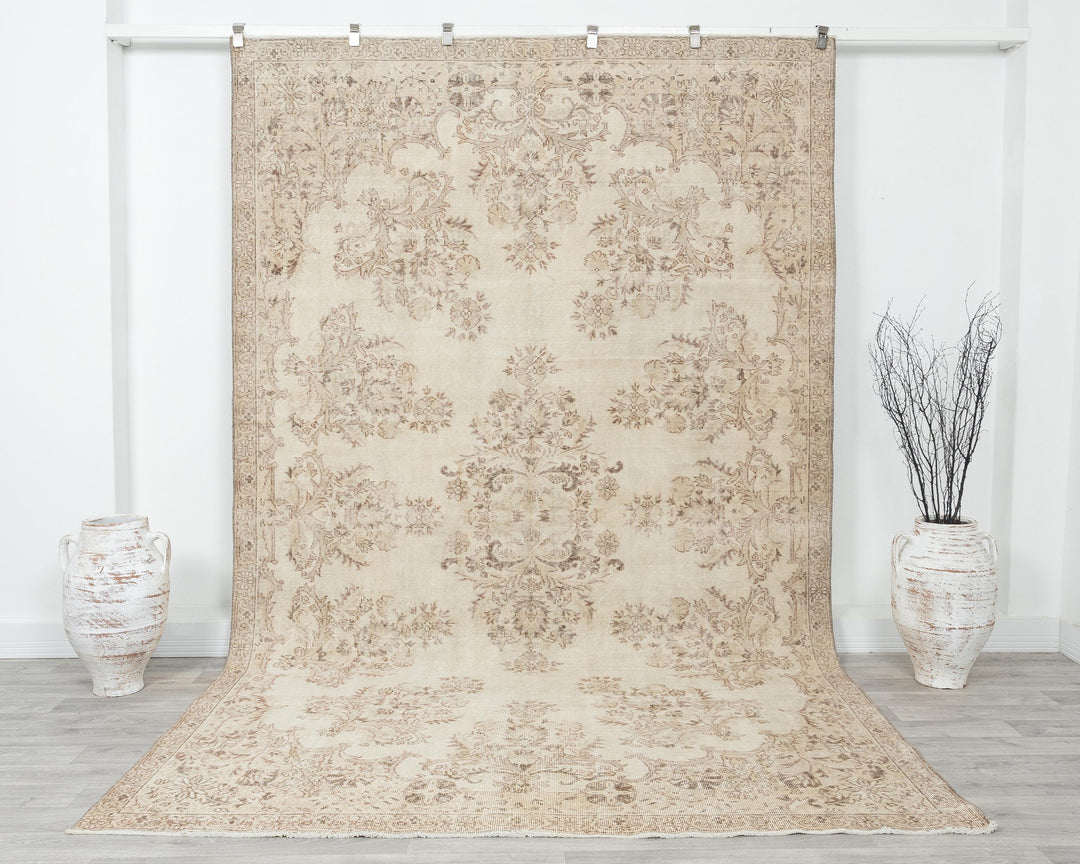 Beige Oushak Rug 6' 8" x 10' 7" | No. VR97161