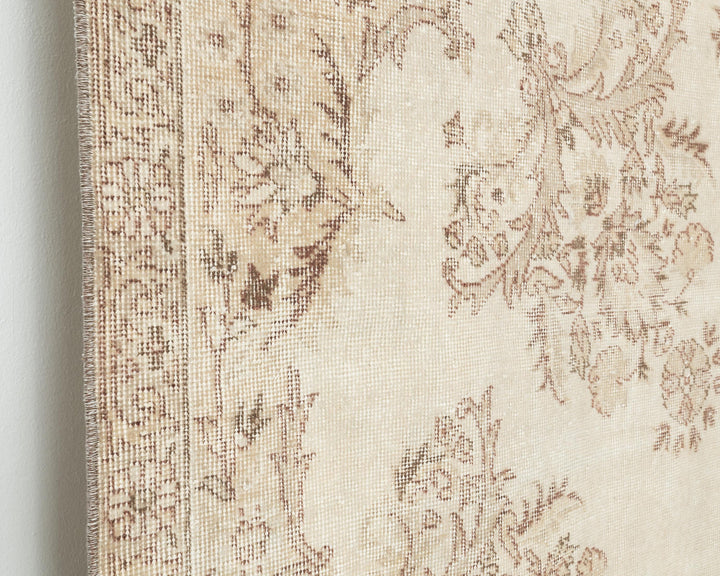 Beige Oushak Rug 6' 8" x 10' 7" | No. VR97161