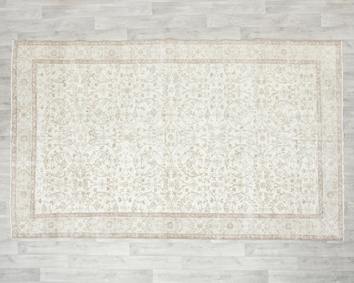 Beige Oushak Rug 6' 1" x 9' 7" | No. VR96176