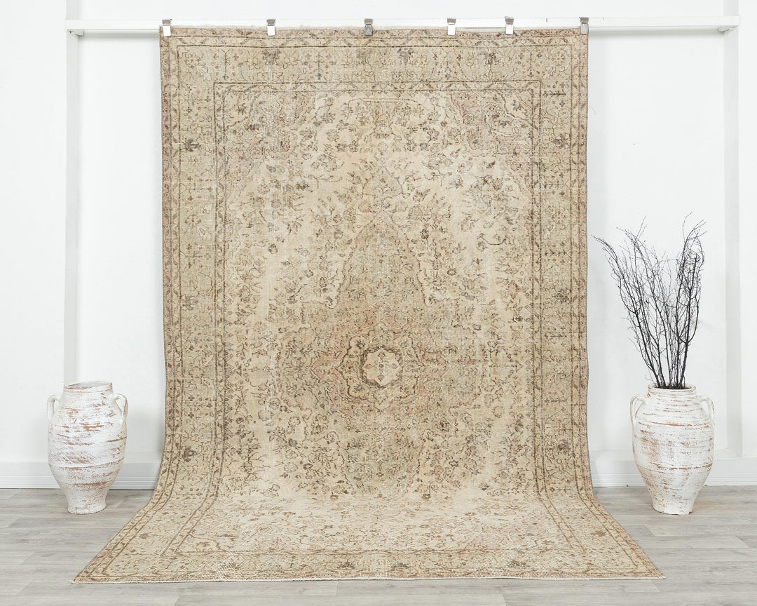 Beige Oushak Rug 6' 5" x 9' 8" | No. VR84013