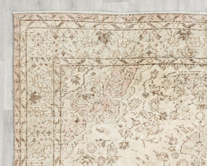 Beige Oushak Rug 6' 5" x 9' 8" | No. VR84013