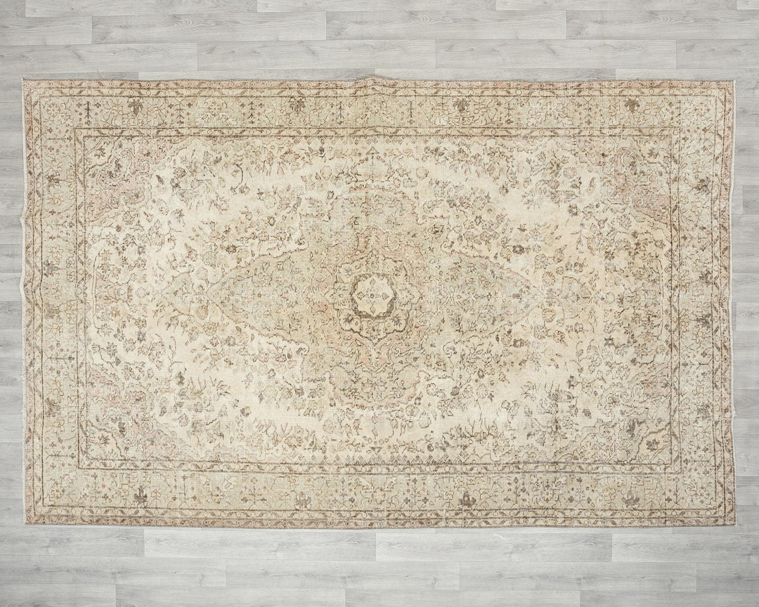 Beige Oushak Rug 6' 5" x 9' 8" | No. VR84013
