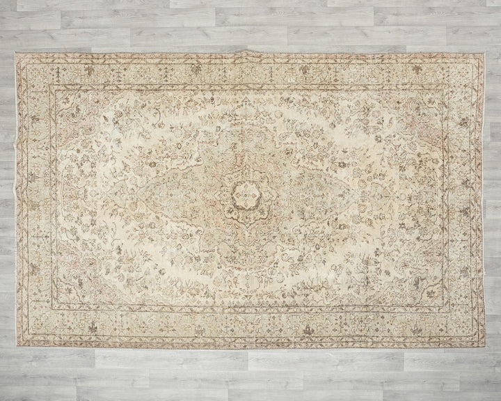 Beige Oushak Rug 6' 5" x 9' 8" | No. VR84013