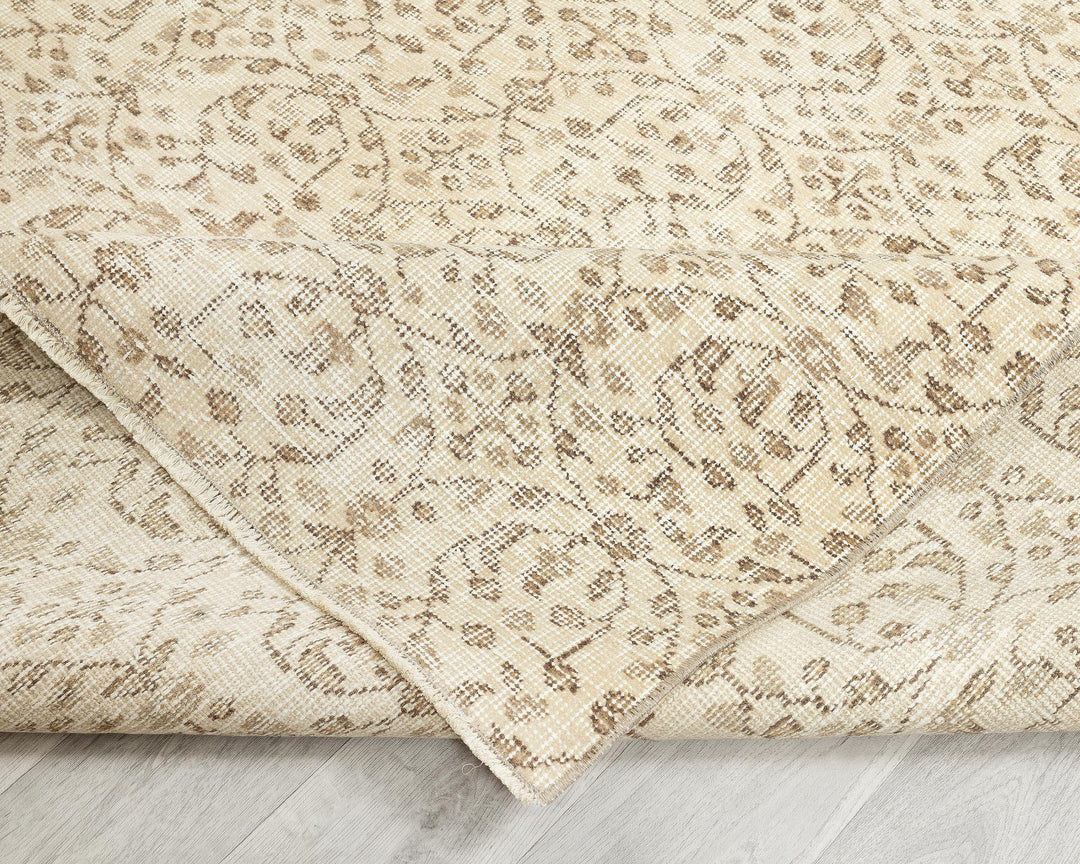 Beige Oushak Rug 6' 1" x 9' 2" | No. VR31280