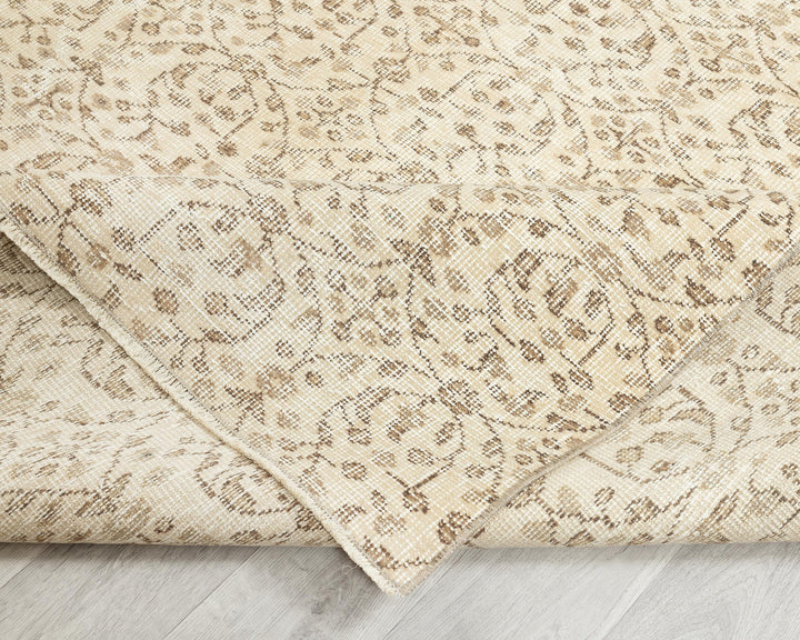 Beige Oushak Rug 6' 1" x 9' 2" | No. VR31280