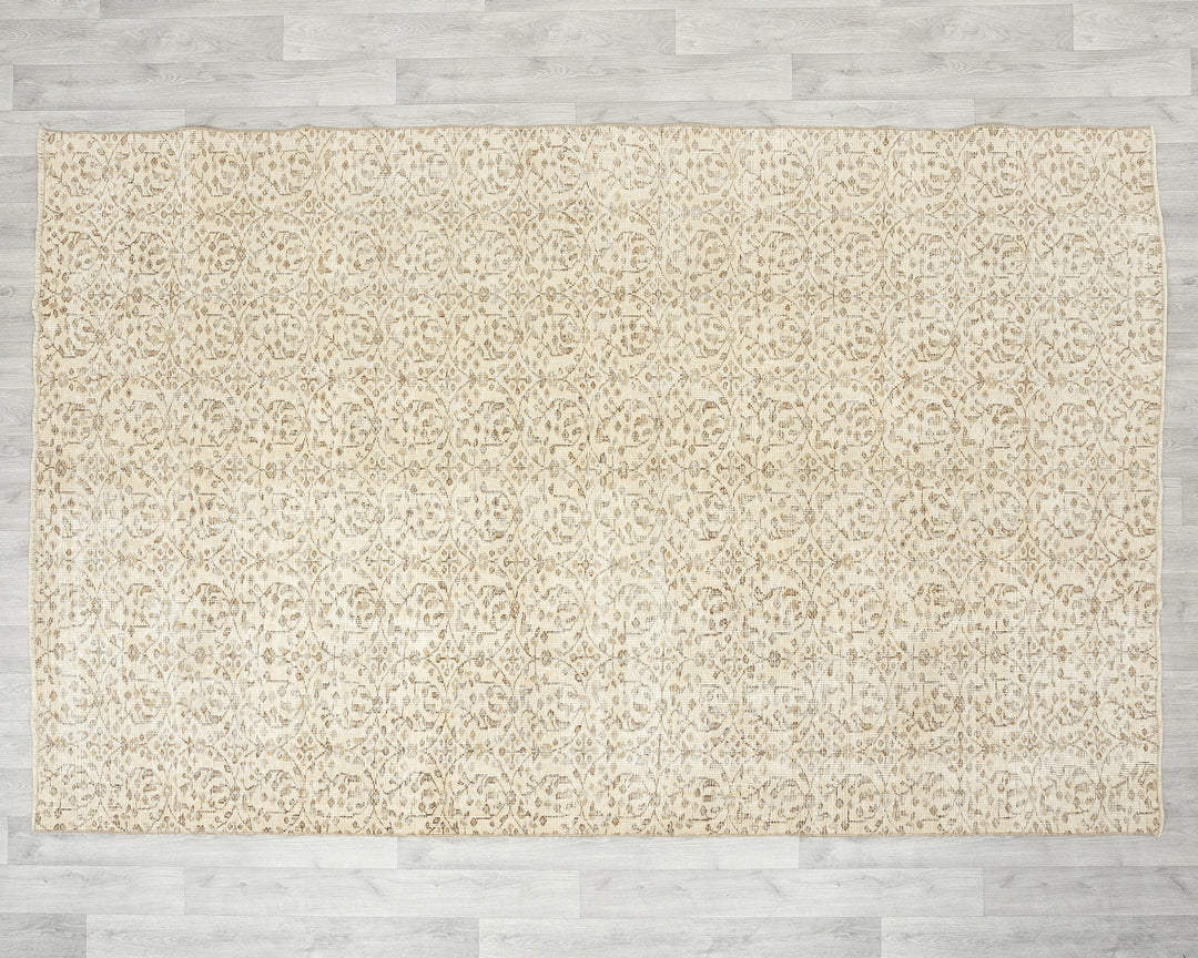 Beige Oushak Rug 6' 1" x 9' 2" | No. VR31280
