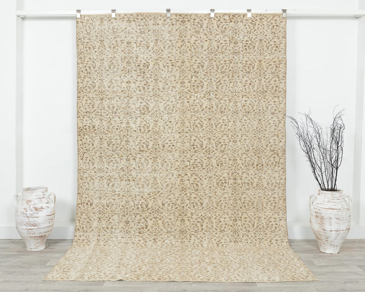 Beige Oushak Rug 6' 1" x 9' 2" | No. VR31280
