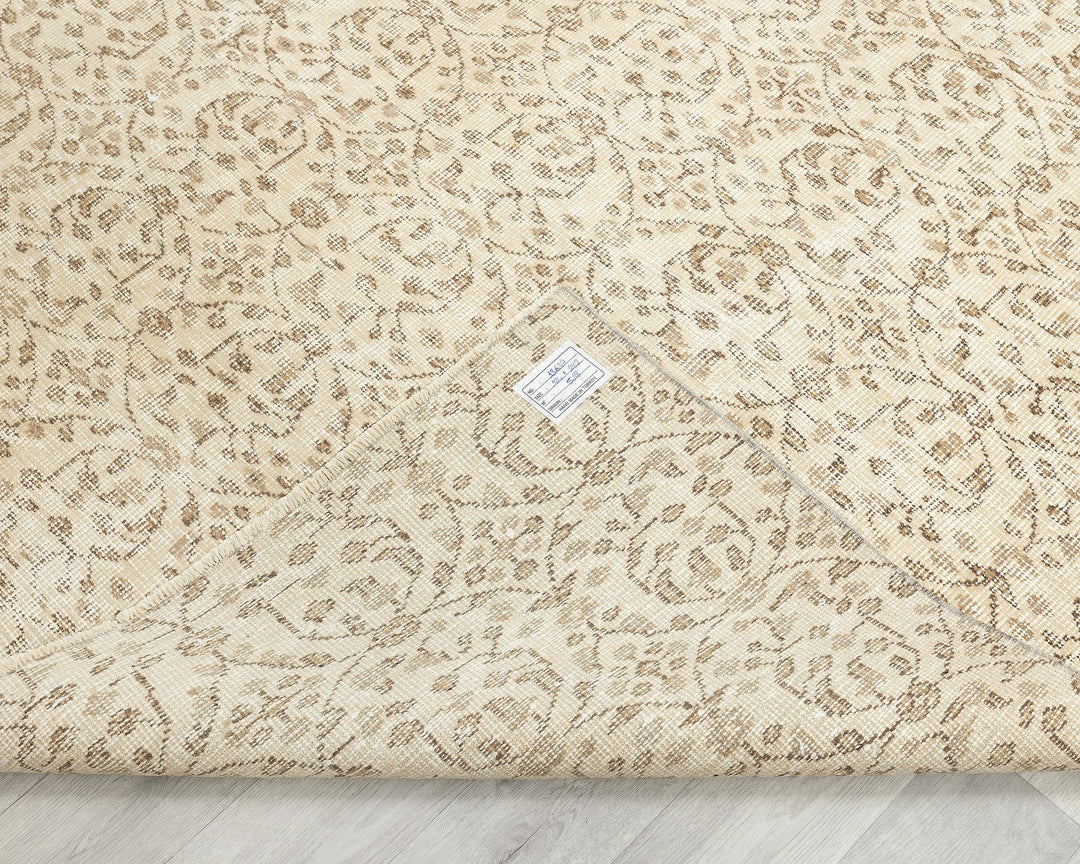 Beige Oushak Rug 6' 1" x 9' 2" | No. VR31280
