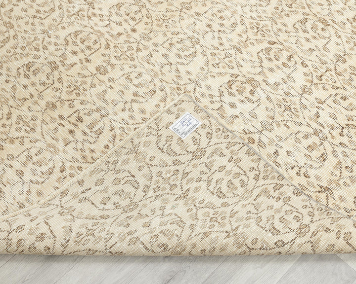 Beige Oushak Rug 6' 1" x 9' 2" | No. VR31280