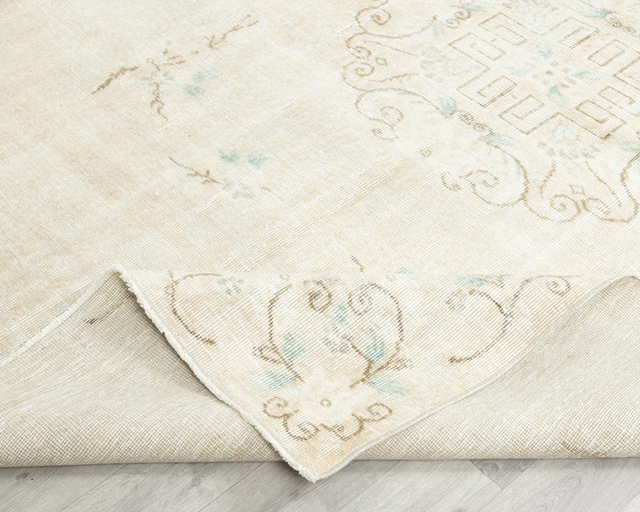 Beige Oushak Rug 6' 1" x 8' 10" | No. VR39235