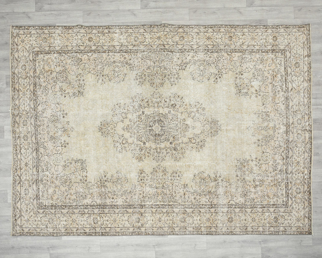 Beige Oushak Rug 6' 8" x 9' 2" | No. VR27254