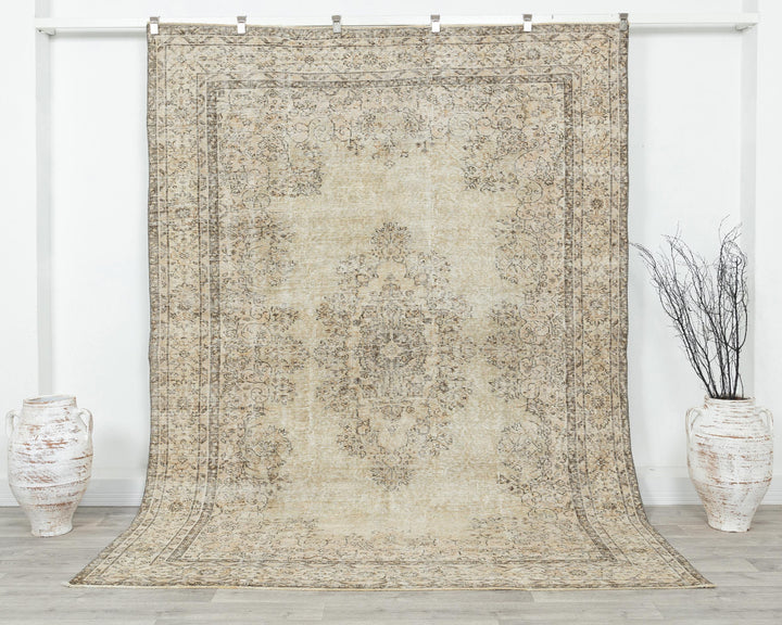 Beige Oushak Rug 6' 8" x 9' 2" | No. VR27254