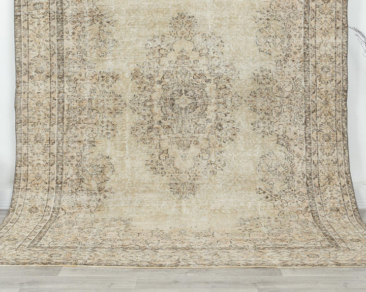 Beige Oushak Rug 6' 8" x 9' 2" | No. VR27254