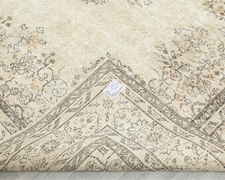 Beige Oushak Rug 6' 8" x 9' 2" | No. VR27254
