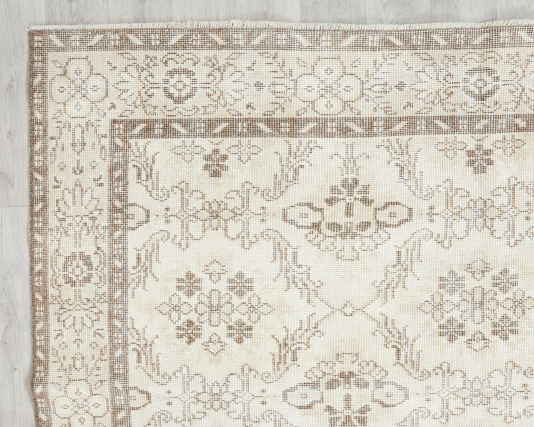 Beige Oushak Rug 5' 11" x 10' 5" | No. VR27516
