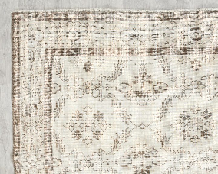 Beige Oushak Rug 5' 11" x 10' 5" | No. VR27516