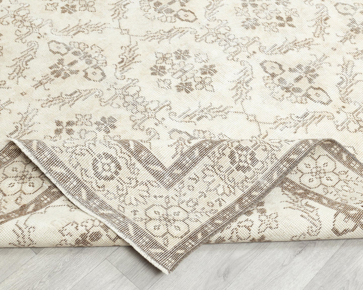 Beige Oushak Rug 5' 11" x 10' 5" | No. VR27516