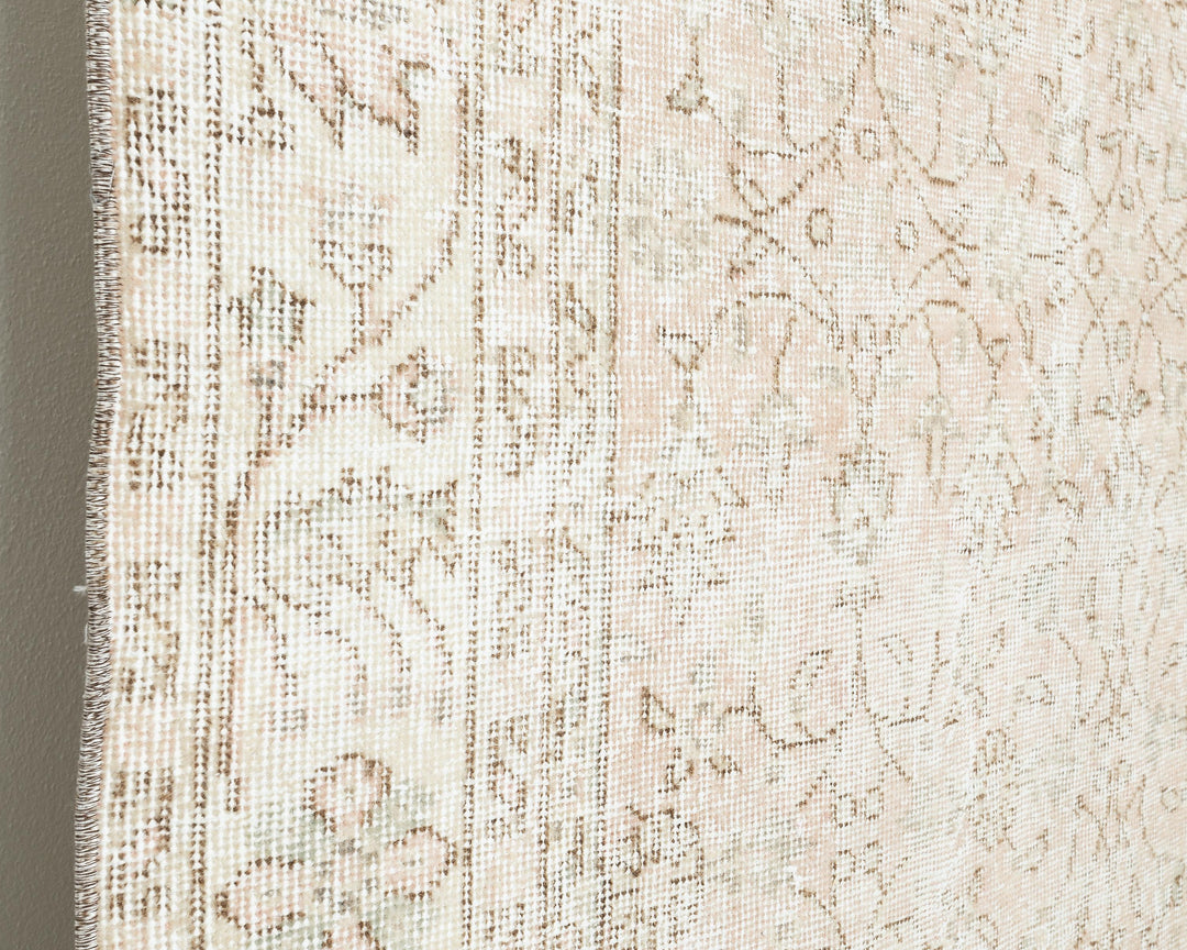 Beige Oushak Rug 6' 7" x 9' 8" | No. VR55210