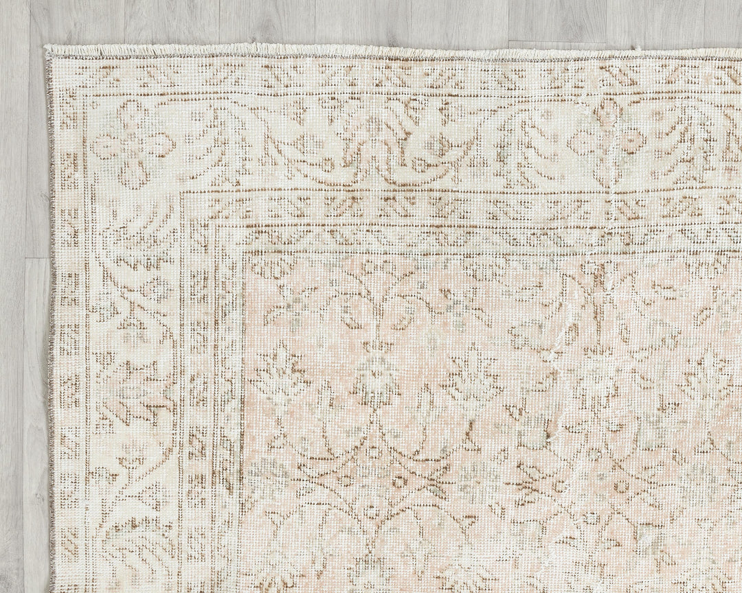 Beige Oushak Rug 6' 7" x 9' 8" | No. VR55210