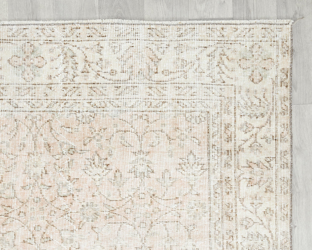 Beige Oushak Rug 6' 7" x 9' 8" | No. VR55210