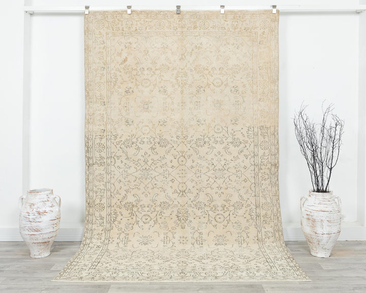 Beige Oushak Rug 5' 8" x 9' | No. VR36818