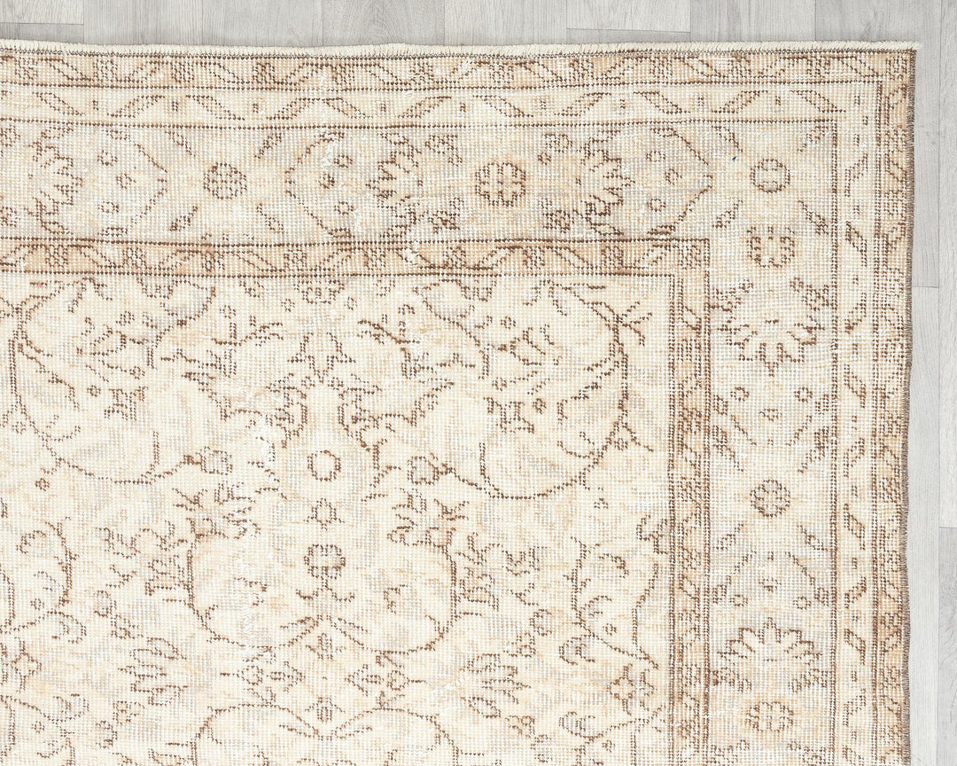 Beige Oushak Rug 6' 6" x 10' | No. VR53830