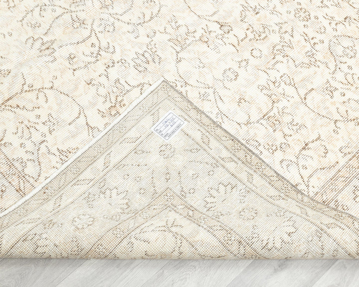 Beige Oushak Rug 6' 6" x 10' | No. VR53830