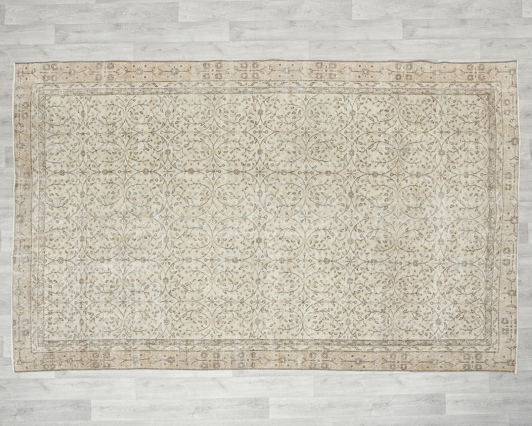 Beige Oushak Rug 6' x 9' 4" | No. VR60672