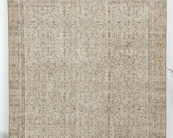 Beige Oushak Rug 6' x 9' 4" | No. VR60672
