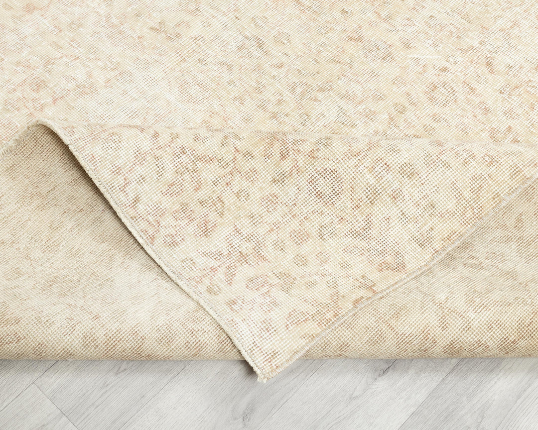 Beige Oushak Rug 6' 7" x 9' 10" | No. VR56890