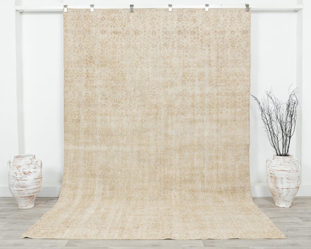 Beige Oushak Rug 6' 7" x 9' 10" | No. VR56890