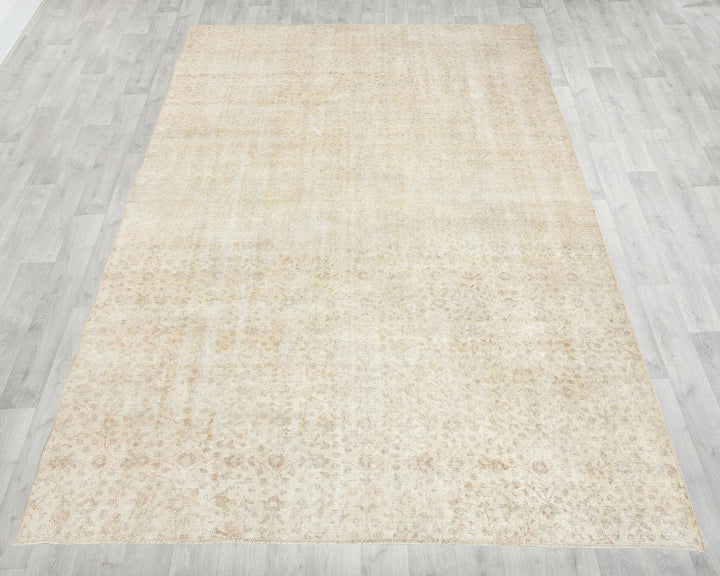 Beige Oushak Rug 6' 7" x 9' 10" | No. VR56890