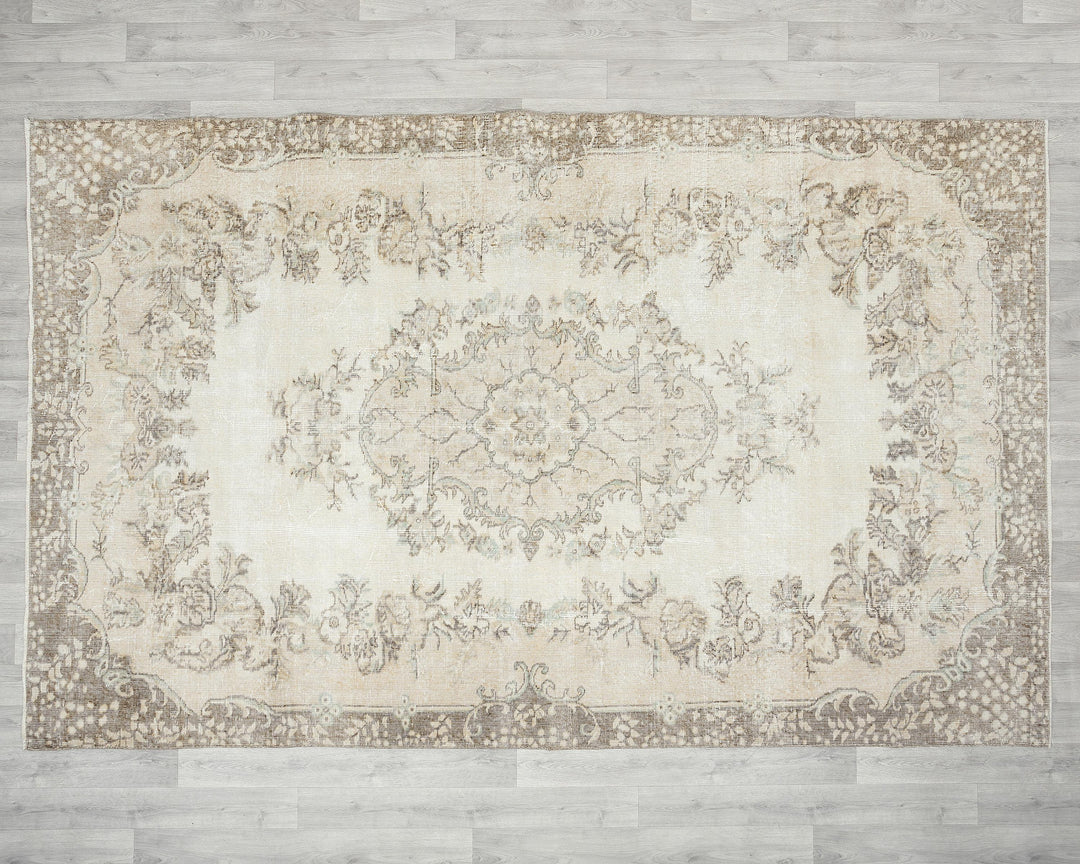Beige Oushak Rug 6' 4" x 9' 11" | No. VR19123