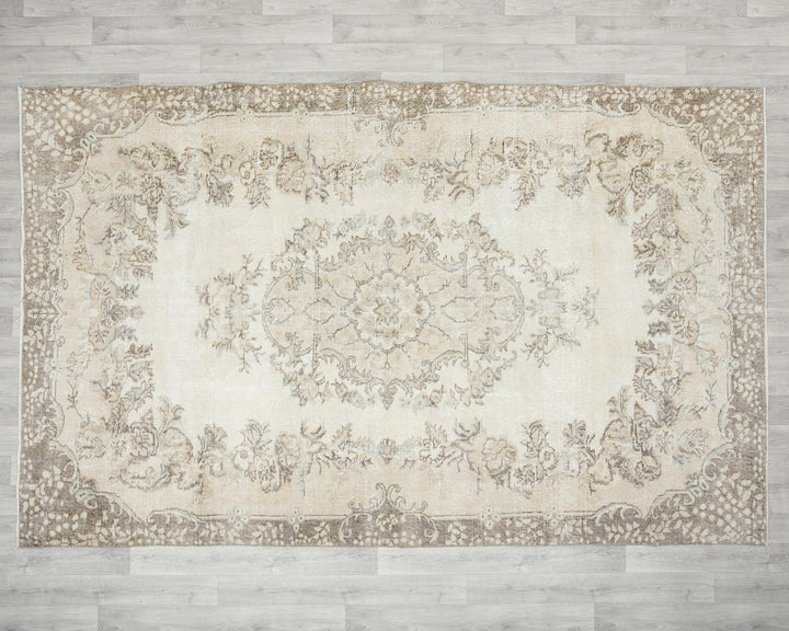 Beige Oushak Rug 6' 4" x 9' 11" | No. VR19123