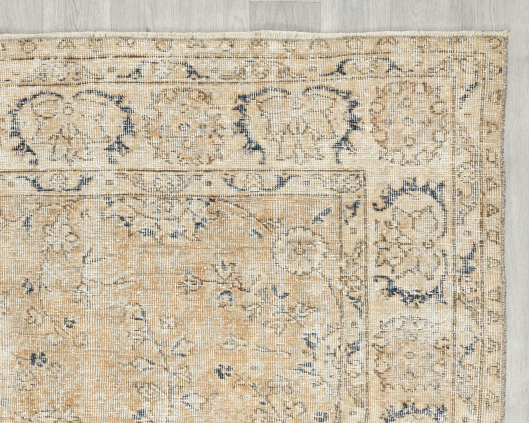Neutral Oushak Rug 6' 5" x 9' 7" | No. VR71880