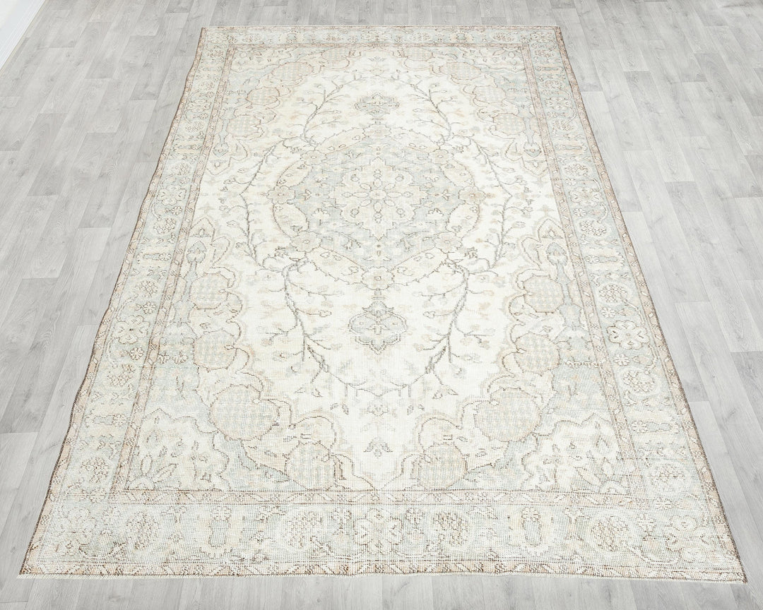 Beige Oushak Rug 6' 5" x 9' 5" | No. VR54468