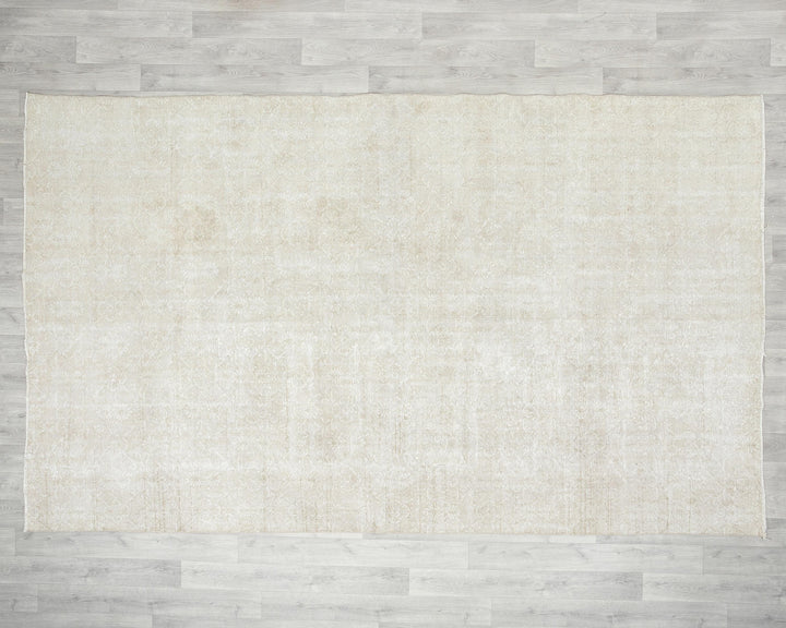 Beige Oushak Rug 6' 6" x 10' 5" | No. VR52576