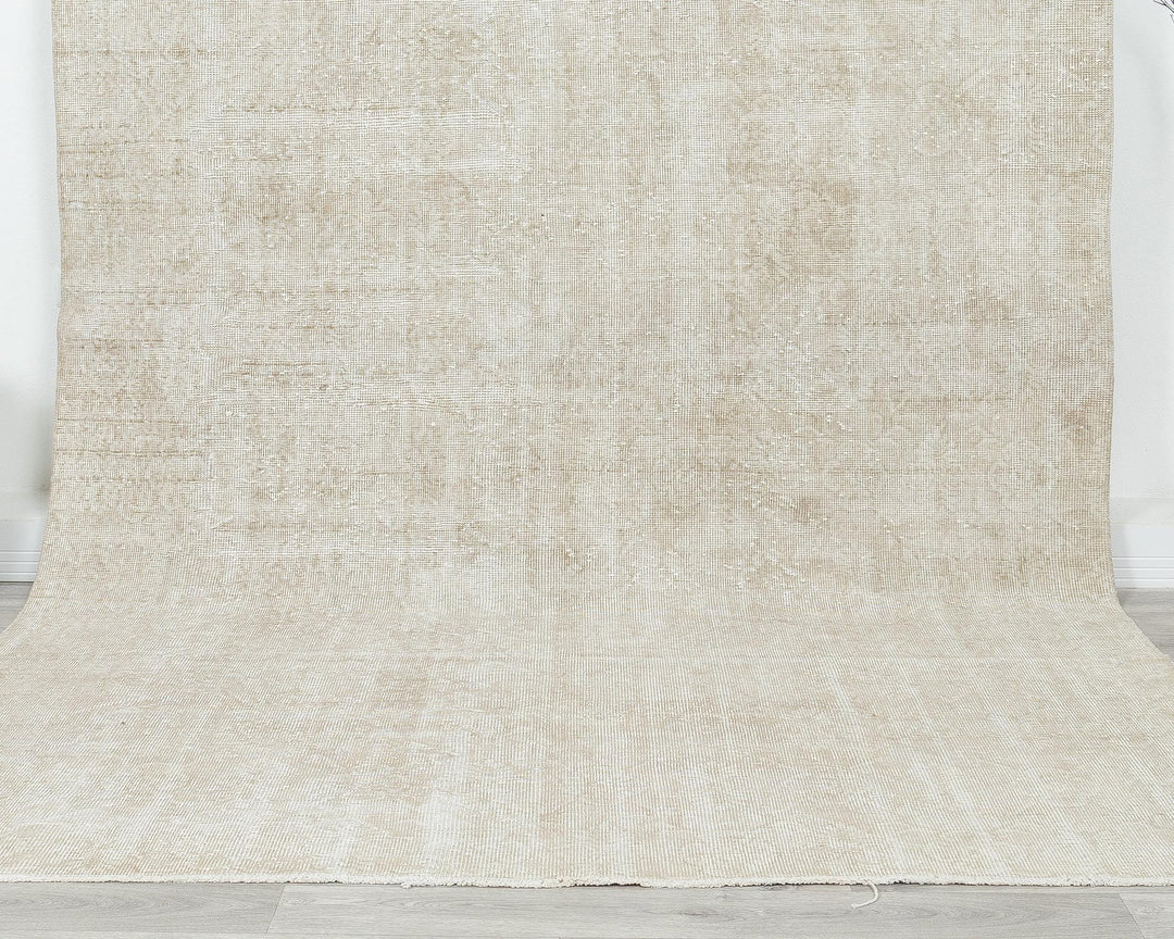 Beige Oushak Rug 6' 6" x 10' 5" | No. VR52576