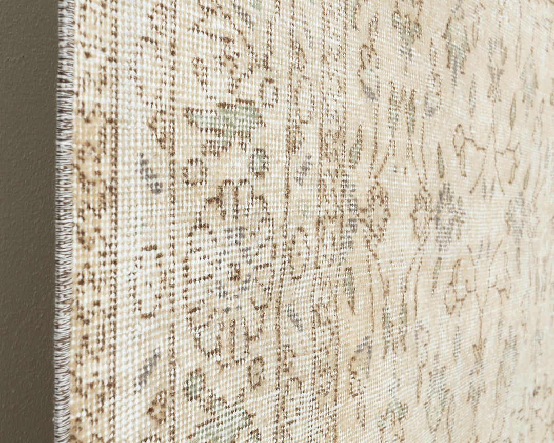 Beige Oushak Rug 6' 1" x 9' 5" | No. VR59965