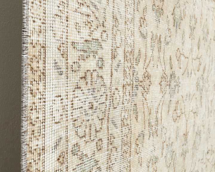 Beige Oushak Rug 6' 1" x 9' 5" | No. VR59965